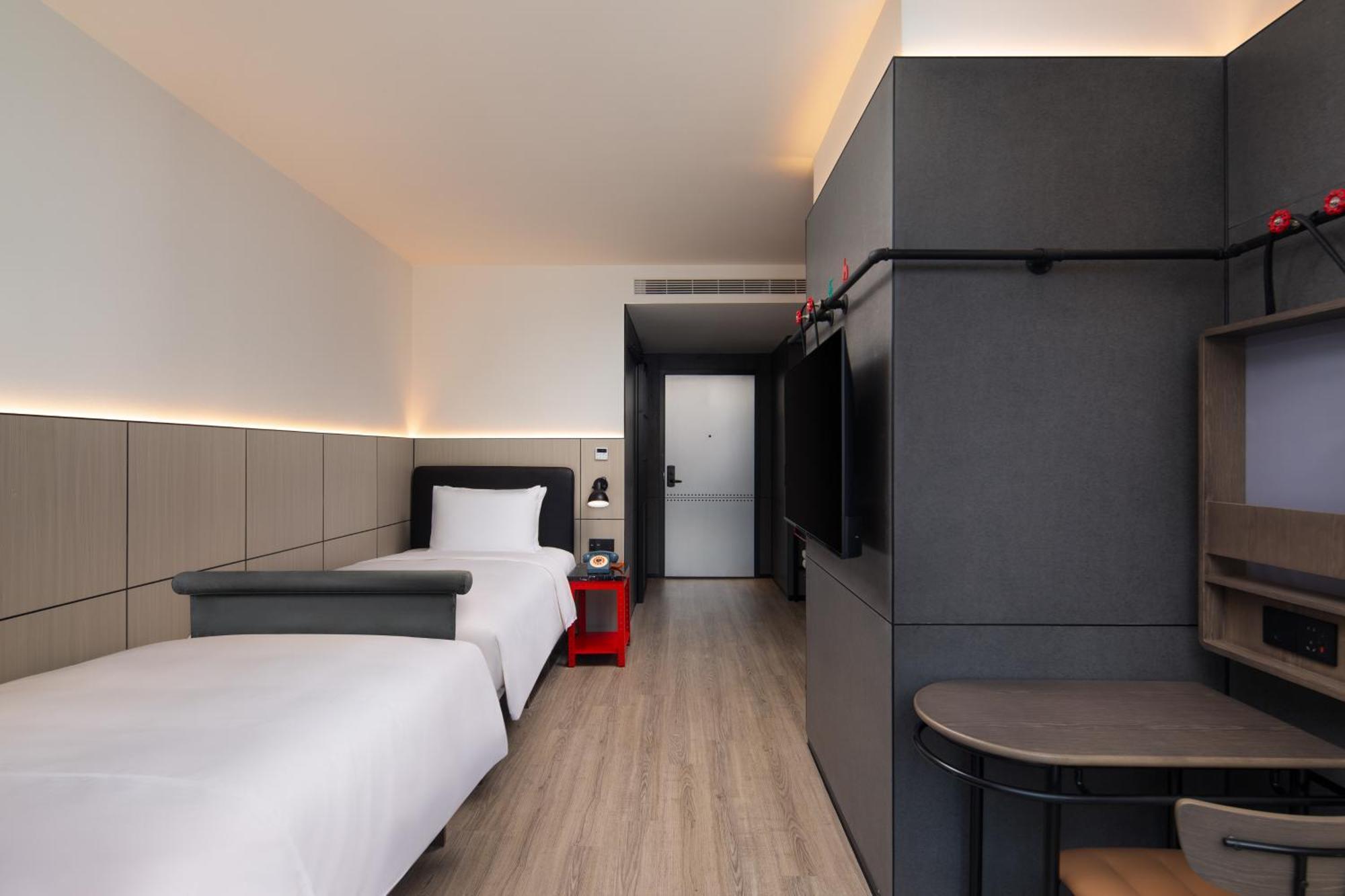 Moxy Chongqing Hotel Екстериор снимка