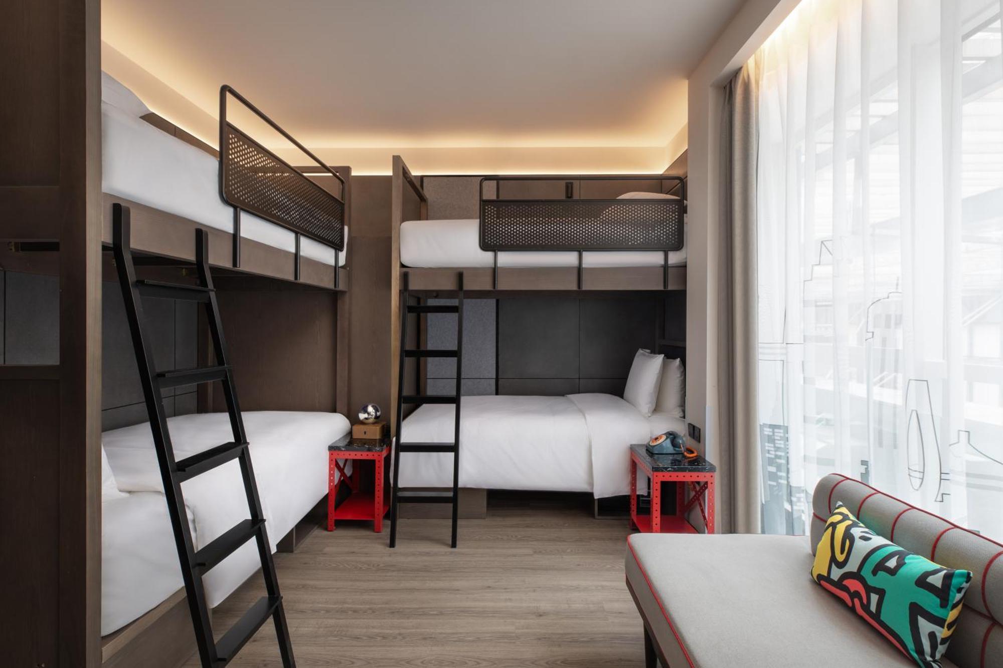 Moxy Chongqing Hotel Екстериор снимка