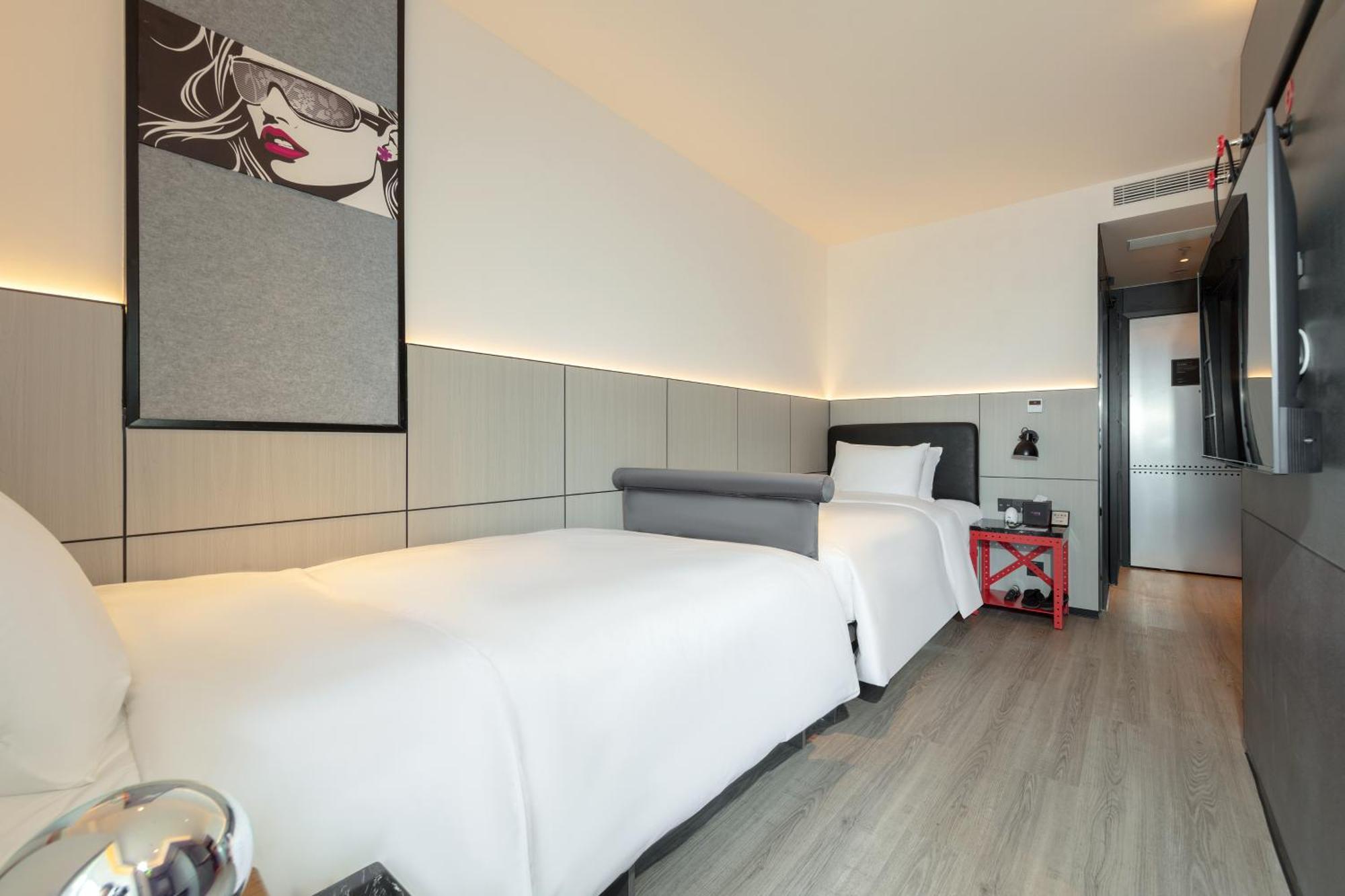 Moxy Chongqing Hotel Екстериор снимка