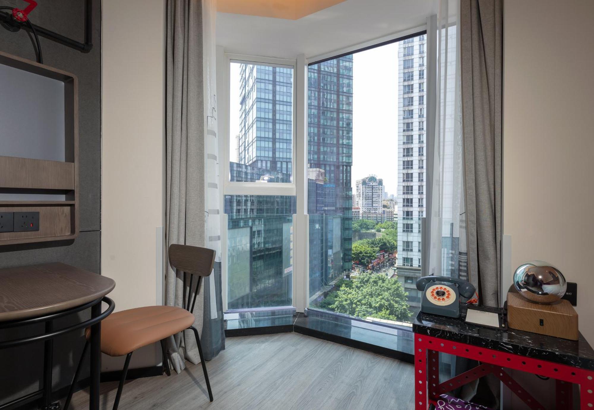 Moxy Chongqing Hotel Екстериор снимка
