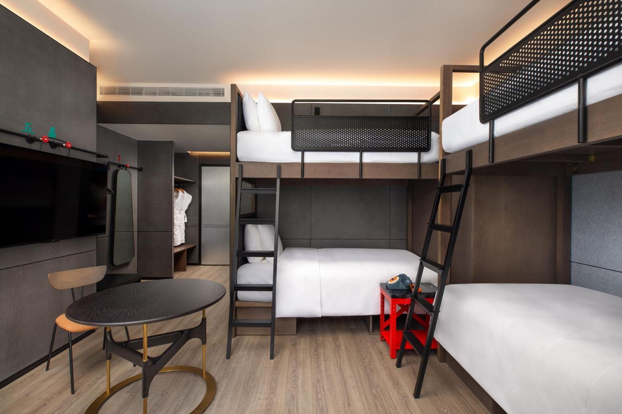 Moxy Chongqing Hotel Екстериор снимка